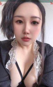 黑丝丰满小姐姐