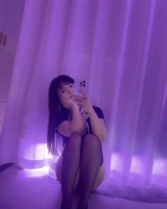 制服翘臀小艾米