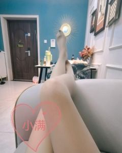 黑丝袜小满