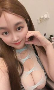 宝安大胸美女允儿