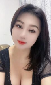 返食老情人D杯素素