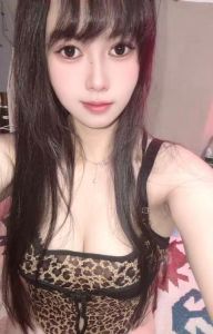 豹纹大胸甜甜