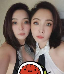 双胞胎姐妹