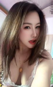 肤白貌美大长腿