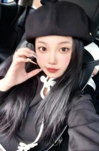 娃娃脸小骚货