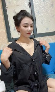 苗条款朵朵