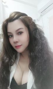 大波浪服务型少妇