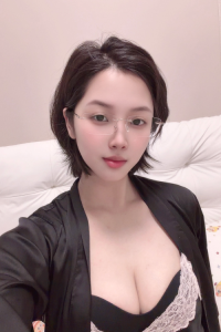 上城反差明媚儿