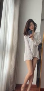 钟楼长腿颜值小姐姐