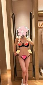 完美身材热情服务妹子