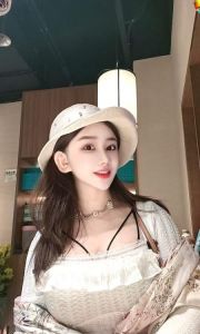 大胸瑜伽老师