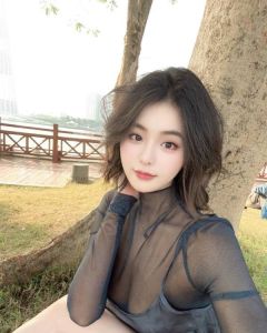 颜值反差清纯小欲女