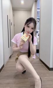 上城翘臀小依琳