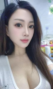 惠城巨乳臀妹
