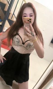 南山丰满巨乳暖暖