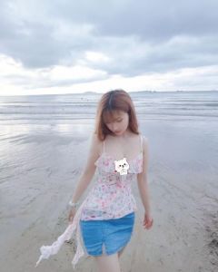 月亮岛温柔少妇