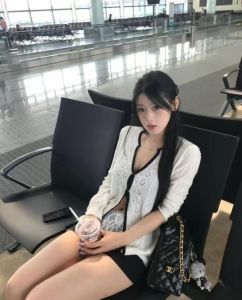 大胸多汁性感彤彤