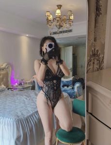 丰乳肥臀的骚妇