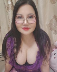 白云大胸少妇