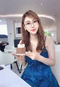 白嫩性感大胸长腿御姐
