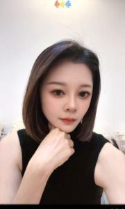 短发大奶御姐