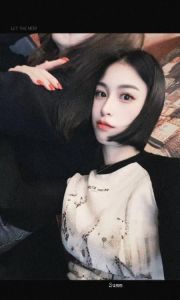 短发气质御姐