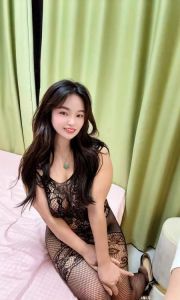 肉感肥臀老板娘