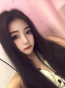 翘臀大胸妹子