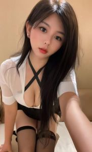 二刷丰满乳胶少妇