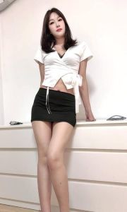 172模特兼职苗苗