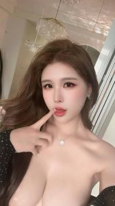 前凸后翘颜值长腿嫩妹