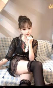 武侯美乳纹身妹小井