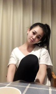 大胸彤彤