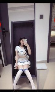 朝气蓬勃的小妹
