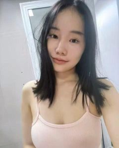 肥臀嫩妹甜甜