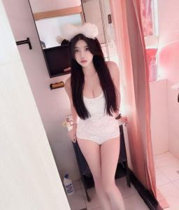 武候零零后巨乳老师