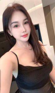滨江苗条美少妇