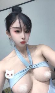 粉嫩小鲍鱼