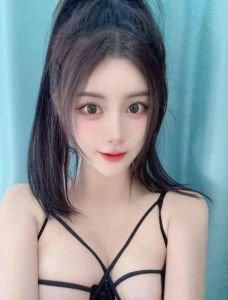 肤白貌美大奶嫩妹