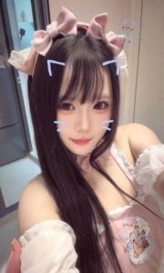 开朗美女狗儿老师