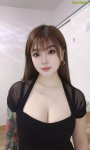 纹身冷白皮少妇