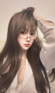 八爪椅明艳少妇