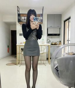 洪山制服长腿美女