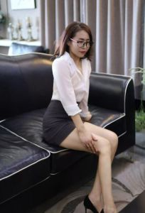 sm三通服务型熟女