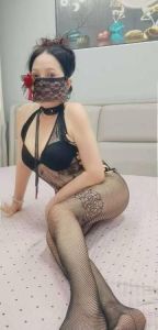 风骚黑色情趣熟女