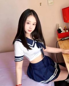巨乳制服诱惑璐璐
