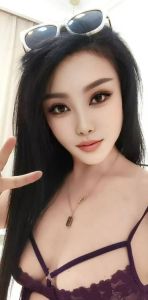 韵味十足火辣少妇
