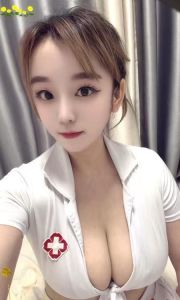 E奶大波妹子
