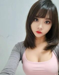个人巨乳翘臀小骚妇