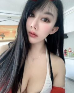 大眼勾人李师师